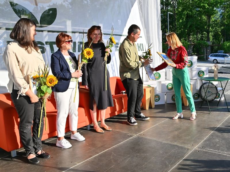 1000022810 1000022810