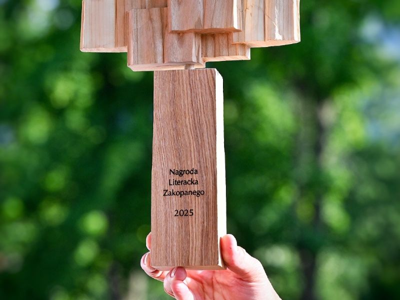 1000022823 1000022823